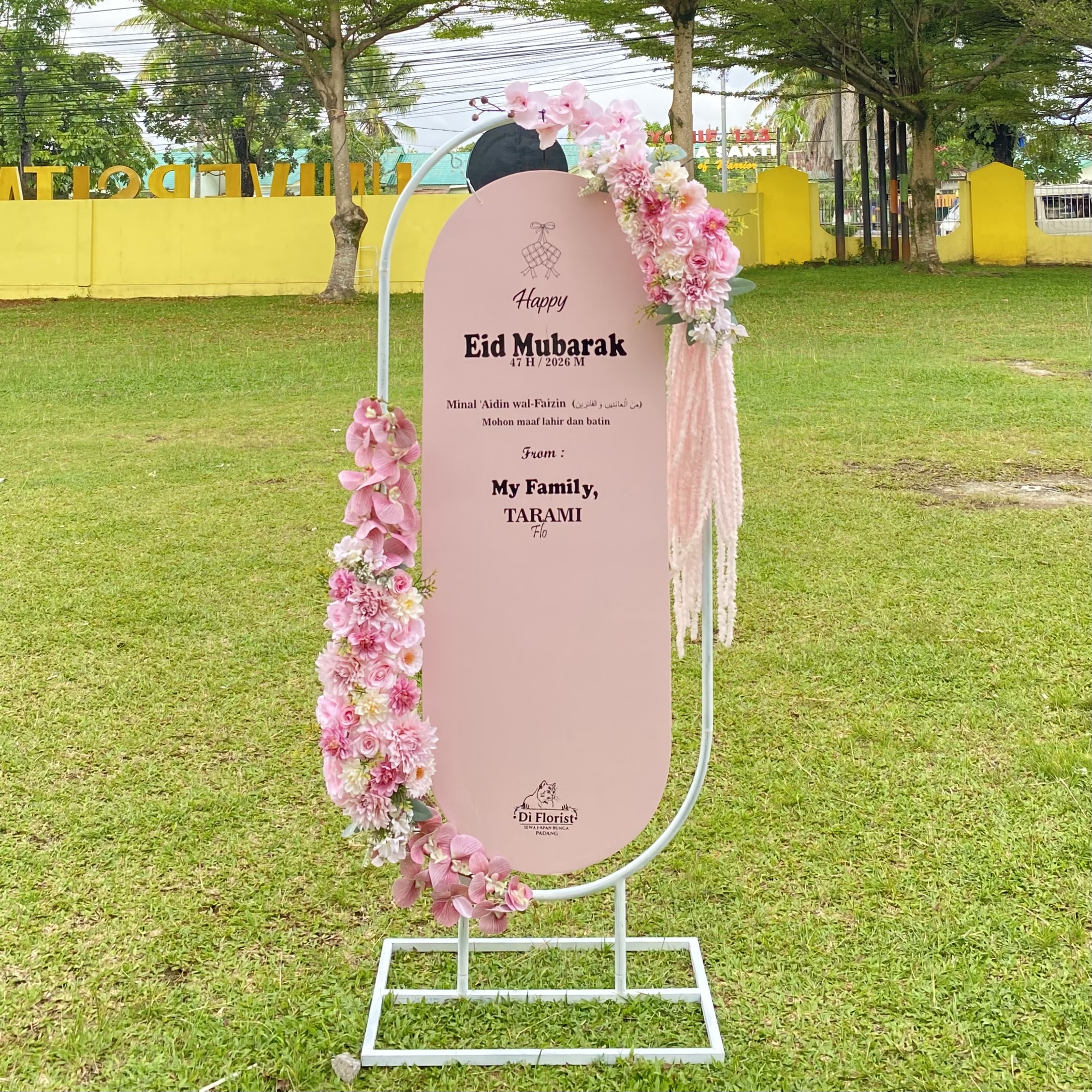 Standing Gantung Pink